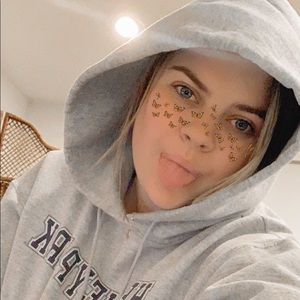 Meet your Posher, Madeline